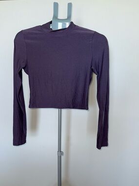 Beyond Yoga Purple Mock Neck Cropped Top Size Medium